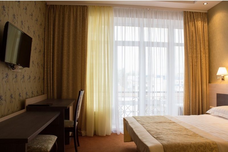 Metropol Hotel Mohiliv Kültér fotó